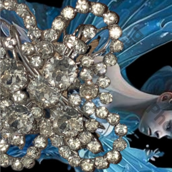 Vintage Clear Rhinestone Butterfly Brooch Unsigned - Picture 5 of 8